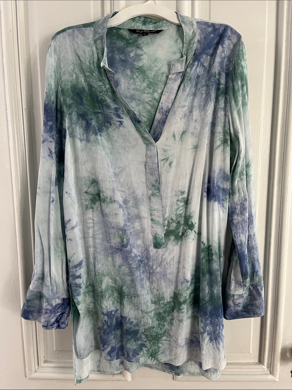Women's Green & Blue Tie-Dye V-Neck Tunic by Velvet Heart - Size S
